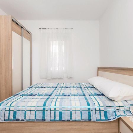 Lovely Apartment In Mandre With Wifi Εξωτερικό φωτογραφία