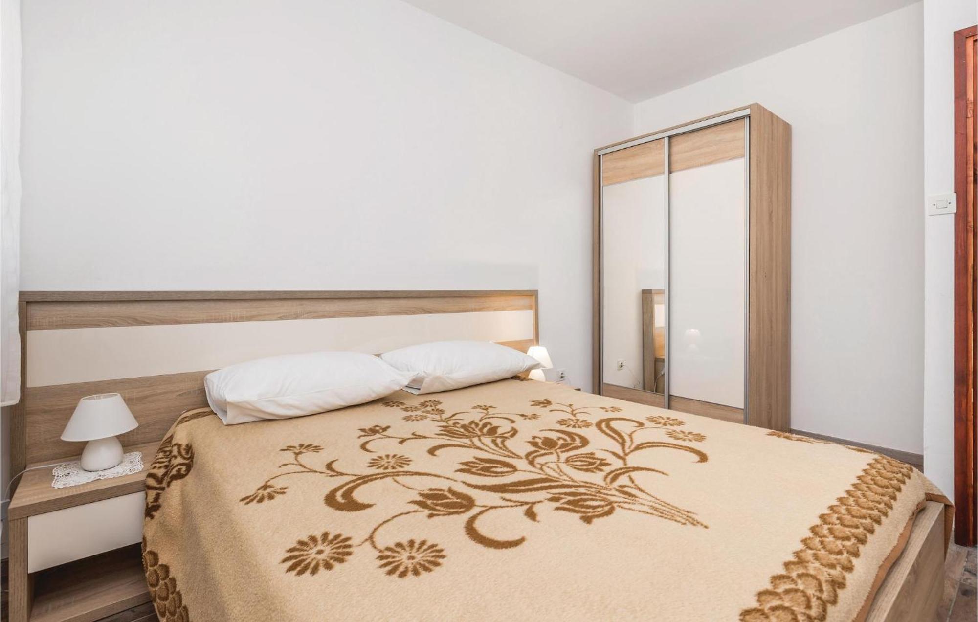 Lovely Apartment In Mandre With Wifi Εξωτερικό φωτογραφία